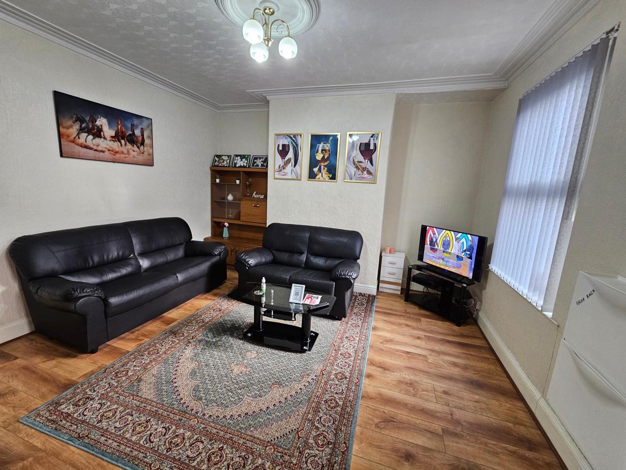 Spacious Two Bedroom House, Parking And Wifi Leeds  Ngoại thất bức ảnh